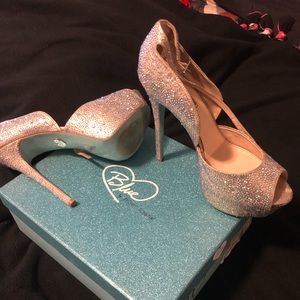 Blue by Betsey Johnson Multi Color Pump Size 10